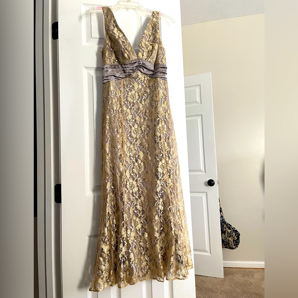 Below knee mermaid lace dress